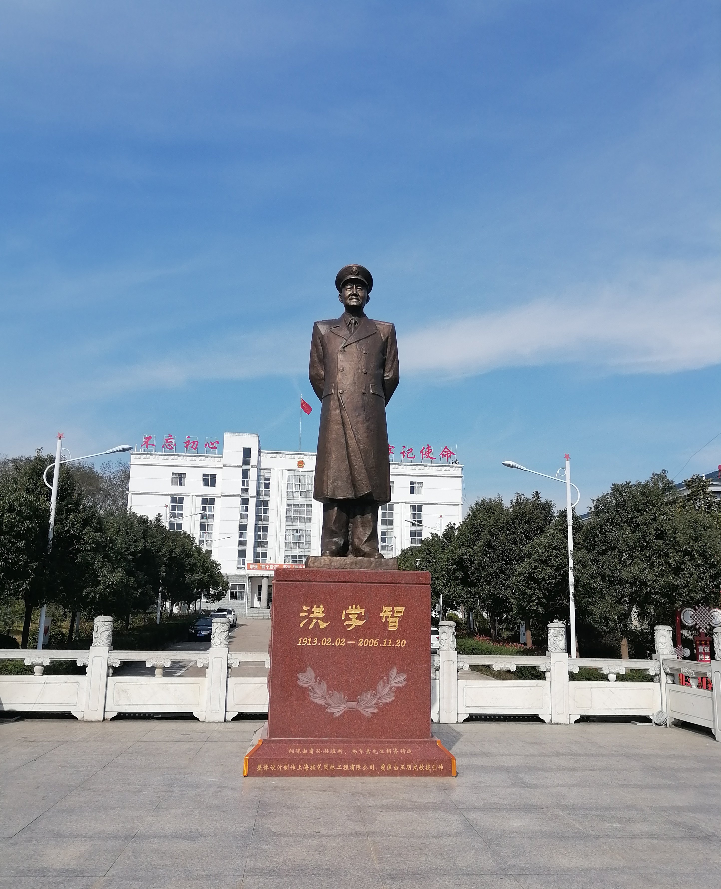 墓园铜韵，不朽的人文记忆